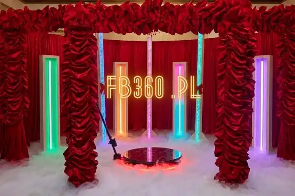 Fotobudka 360 fotobudka 360 czerwona dekoracja ciężki dym taniec w chmurze wesele urodziny imprezy firmowe lodz warszawa