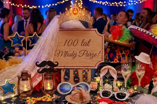 Fotobudka Zestaw śmiesznych gadżetów i akcesoriów na Twoją imprezę w Łodzi"