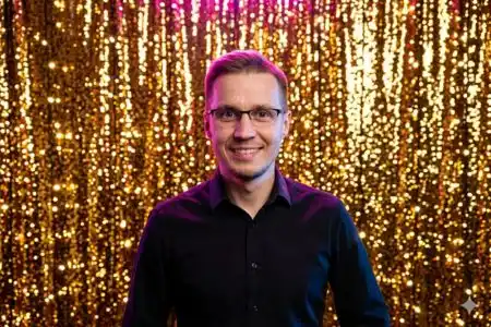Fotobudka Łódź 33 Fotobudka Łódź animator obsługujący gości na evencie