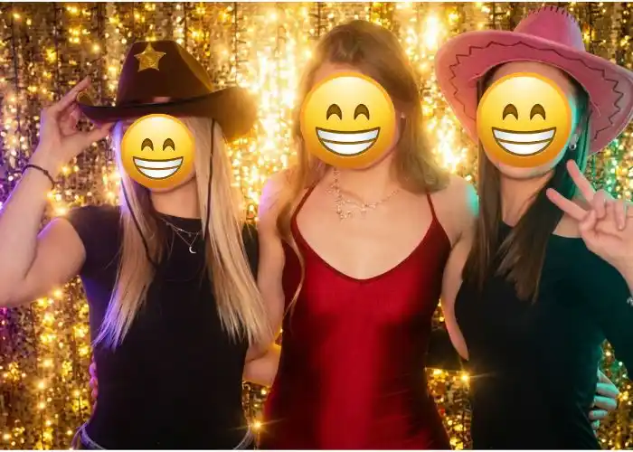 Profesjonalne oświetlenie LED w fotolustrze zapewniające idealne zdjęcia.